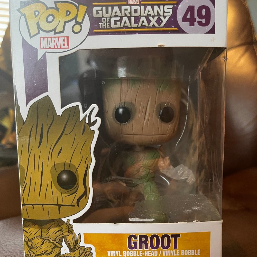 Funko POP! Marvel: GotG: Groot (Glow in the Dark) (LootCrate Exclusive) #49